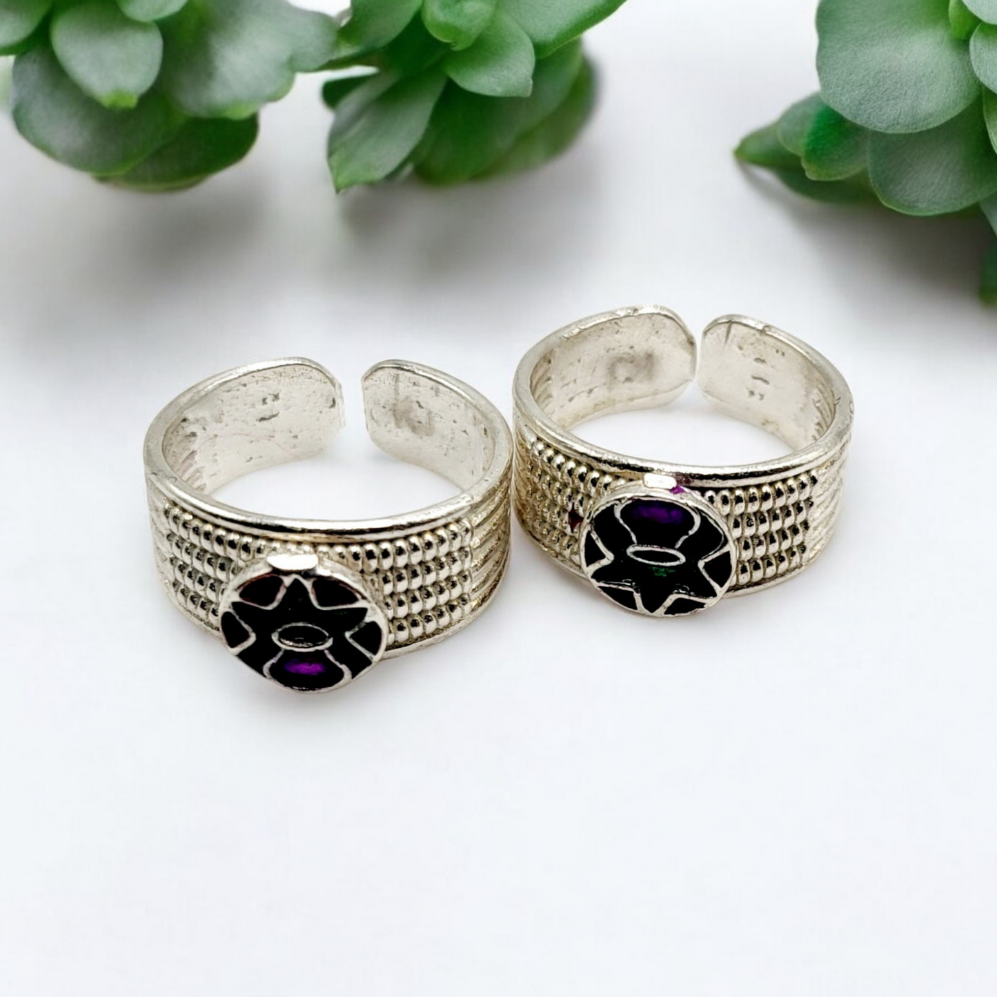 Toe rings