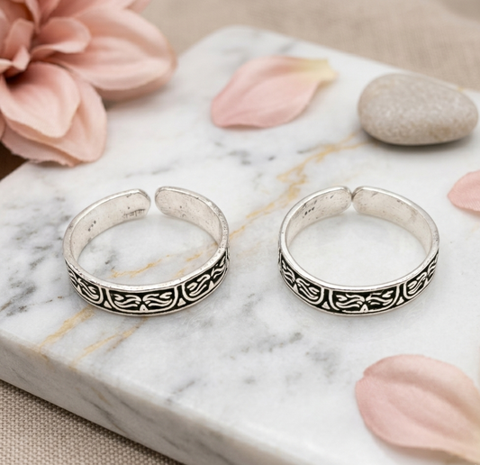 Oxidized Aura Silver Adjustable Toe Rings