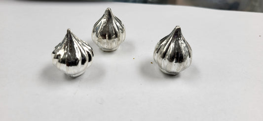 Silver modak