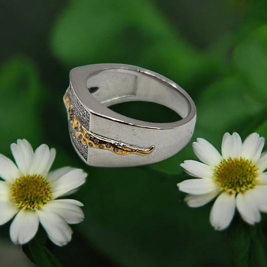 Men’s Silver Ring with Gold Leopard Detail