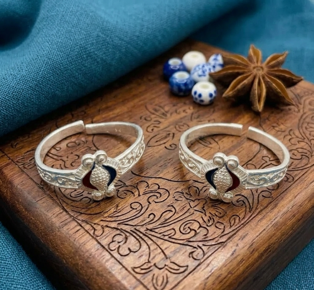 The Shringar Meenakari Bichhiya/ Silver Toe Rings