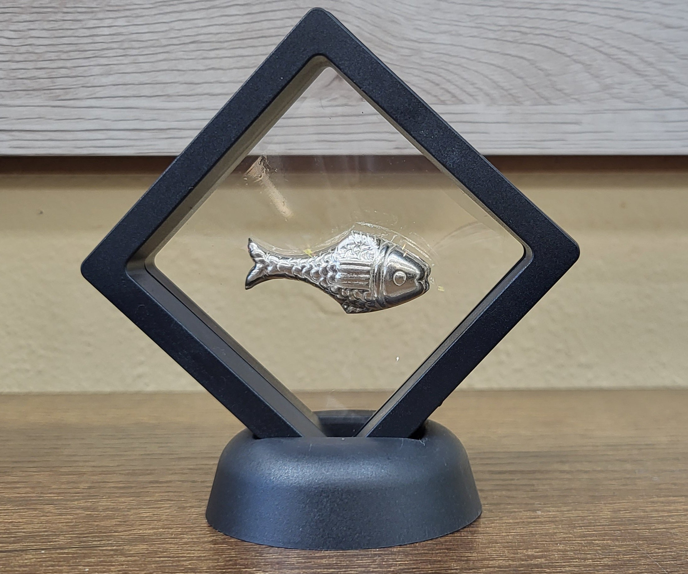 Pure Silver Fish With Display Stand – Silver N Gifts