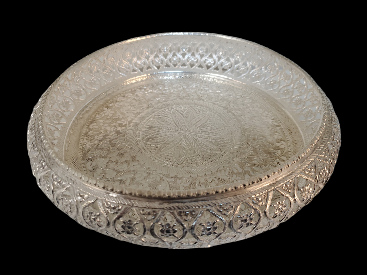Silver Elegant Decorative Multipurpose Dish